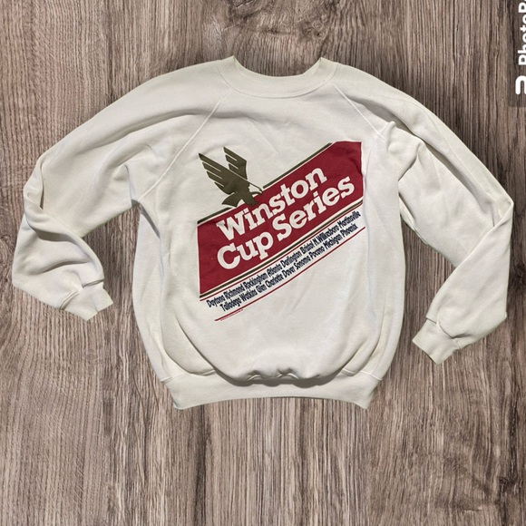 Hanes Sweaters - Hanes vintage crewneck great condtion